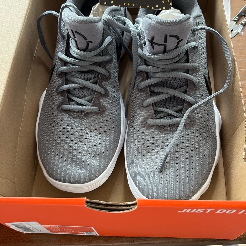 Nike Men’s Hyperdunk 2017 Low CoolGrey